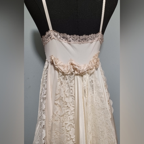 A Boho Vintage Layered Lace Upcycled Slip Wedding Dress - Picture 4 of 14